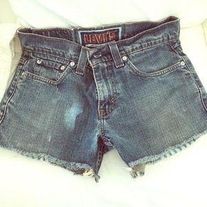Classic Levi’s cut off shorts